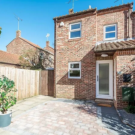Pear Tree - Holiday home *